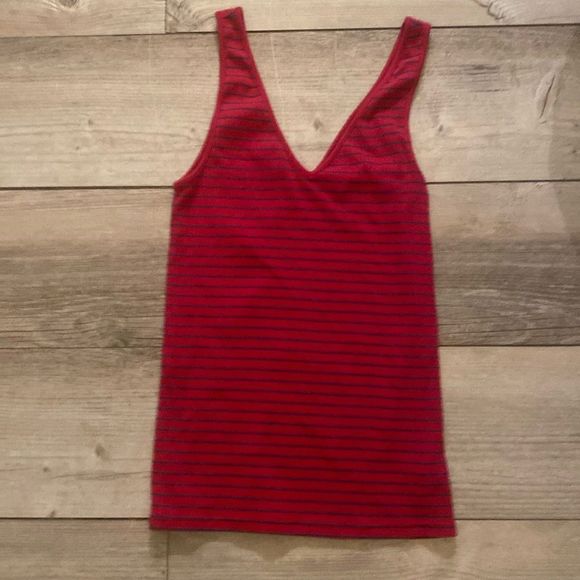 Gap Large Women’s Ribbed Navy & Red Tank - Picture 1 of 4